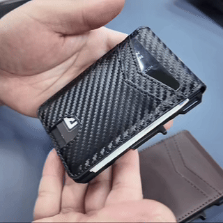 Faventina MagVault® Minimalist Wallet - Maximum Capacity. Minimal Footprint.