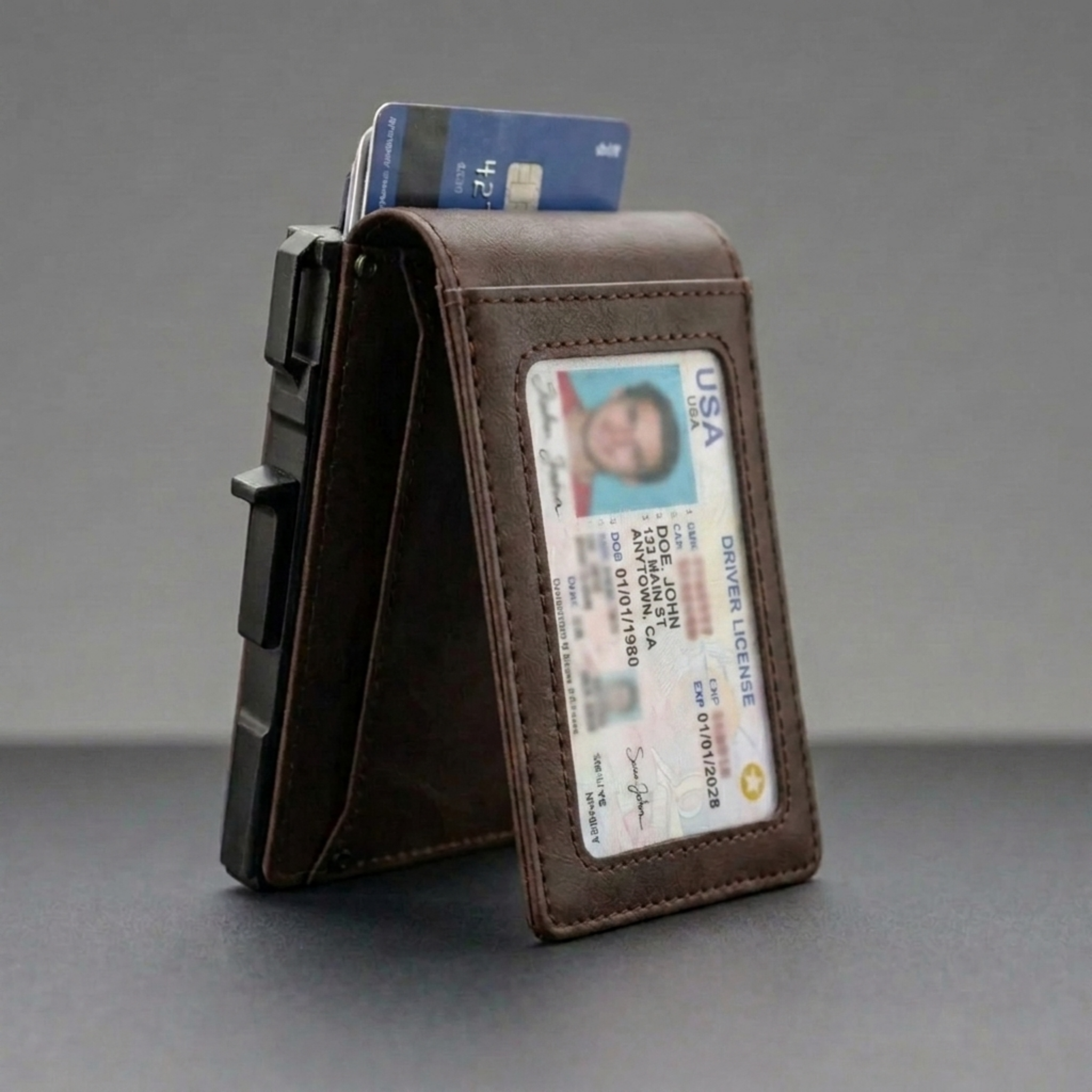 Faventina MagVault® Minimalist Wallet - Maximum Capacity. Minimal Footprint.